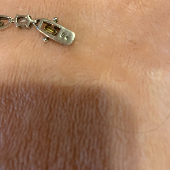 Sterling  sky blue topaz bracelet Estate. - Picture 4 of 5